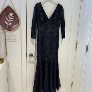 Kay Unger Navy Blue Lace 3/4 Sleeves Gown Sz 4